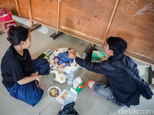 Warga Korban Kebakaran Kampung Muka Mengungsi, Bayi hingga Lansia di Posko