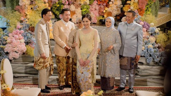 Melly Goeslaw Tulis Pesan Menyentuh Usai Lamaran Anak ke Putri Bamsoet Lancar