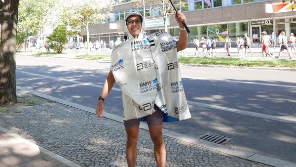 Didukung Istri, dr Tirta Raih PB di Berlin Marathon