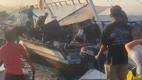 Video: Detik-detik Kapal Pinisi Angkut Turis Asing Tenggelam di Labuan Bajo