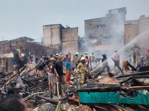 Video: Si Jago Merah Lahap 20 Rumah di Pademangan, 380 Jiwa Terdampak