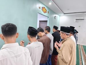 Rombongan Jurnalis Hilang 20 Hari di Anak Krakatau, Keluarga Gelar Salat Gaib