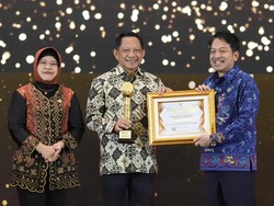 Kemendagri Raih Penghargaan BPS atas Pemanfaatan Data Statistik