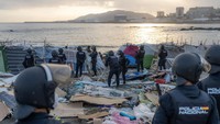 Polisi Spanyol Bongkar Kamp Migran di Pantai Benitez Ceuta