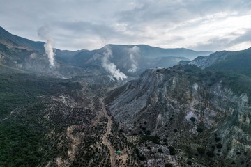 Jalur Pendakian Gunung Papandayan Ditutup Sementara karena Blue Fire