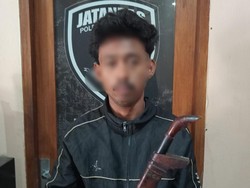 Pria Ngamuk Sambil Bawa Sajam di Depan RSUD Mataram Ditangkap Polisi