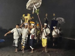 Tradisi Ngaro Warga Madura di Klungkung, Ritual Penebusan Dosa Leluhur