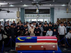 Malaysia Berduka Saat Istri Mahathir Mohamad Tutup Usia