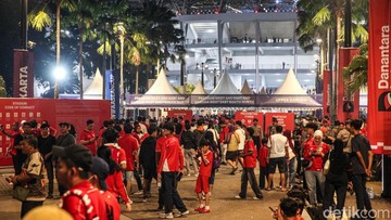 GBK Full House Jelang Indonesia Vs Thailand, Dokter Ingatkan Risiko Dehidrasi