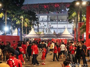 GBK Full House Jelang Indonesia Vs Thailand, Dokter Ingatkan Risiko Dehidrasi