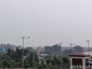 Kabut Asap Masih Terlihat di Batam, Kualitas Udara Masuk Kategori Tak Sehat