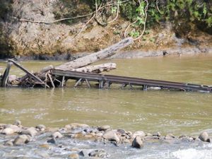 4 Kali Dibangun Selalu Hanyut, Jembatan Long Semamu Dinilai Buang Uang Negara