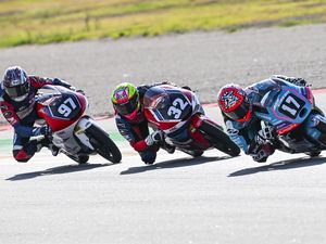 Pebalap Asal Sleman Ngebut Menuju Tiga Besar Moto3 Junior