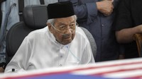 Eks PM Malaysia Mahathir Mohamad Dilarikan ke RS, Kondisinya Tak Stabil usai Istri Wafat