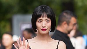 Gaya Nana Pakai Slip Dress di Show Ferragamo Usai Dikritik karena Filler Bibir