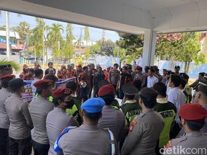 Ormas Geruduk Kantor PLN Parepare Buntut Pemadaman Bergilir