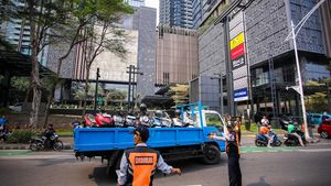 Parkir Liar di Senopati Ditertibkan, Puluhan Kendaraan Diangkut