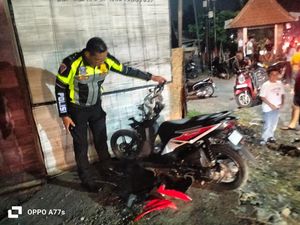 Pengendara Motor Tewas Tabrakan dengan Truk di Jalan Denpasar-Gilimanuk