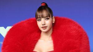 Gaya Dramatis Lisa BLACKPINK di MTV VMA 2026, Menang Best Pop Award