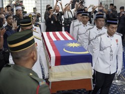 Istri Mahathir Mohamad Dimakamkan, Pelayat Beri Penghormatan Terakhir