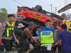 Video: Bus Terguling di Mesuji Tewaskan 3 Orang, Sopir Diduga Ngantuk dan Kabur