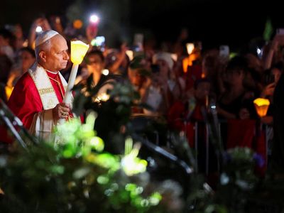 Paus Leo Larut dalam Doa di Lourdes, Serukan Persaudaraan dan Perdamaian