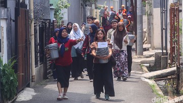 Warga Mulai Pilah Sampah dari Rumah