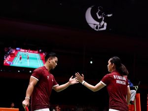Taufik Hidayat Kuatkan Amri/Nita
