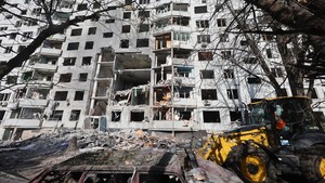 Apartemen di Kharkiv Rusak Parah Dihantam Rudal Rusia