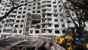 Apartemen di Kharkiv Rusak Parah Dihantam Rudal Rusia