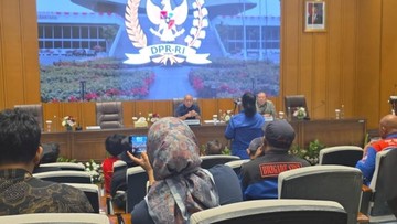 Buruh Bicara Risiko Kerja Kontrak Berlarut ke DPR, Singgung Potensi Asusila