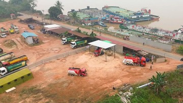 Kapal BBM Terkendala Sungai Surut, Pertamina Siapkan Alternatif untuk Sintang