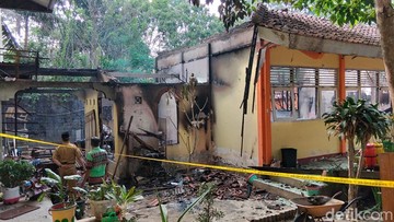 Perpustakaan SMPN 1 Tegalrejo Magelang Ludes Terbakar, Kerugian Rp 400 Juta