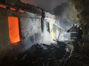Rumah di Mlatibaru Semarang Ludes Terbakar