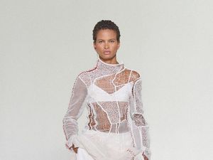 Foto: Bottega Veneta Spring-Summer 2027, Transisi yang Lebih Ringan dan Bebas