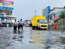 Jadek Kopo Bandung Banjir, Akses Jalan Lumpuh