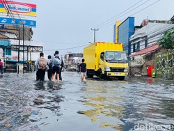 Jadek Kopo Banjir, Akses Jalan Lumpuh Sementara