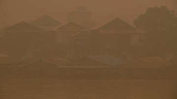 484 Penerbangan di 3 Provinsi Kalimantan Terdampak Asap Karhutla dalam 2 Pekan