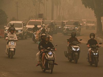 Begini Potret Kabut Asap di Palangka Raya, Jarak Pandangnya Hanya 200 Meter