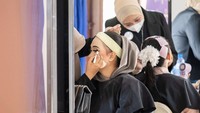 Kisah Buruh Pabrik yang Bangkit Jadi MUA, Kini Sukses Punya Salon Pengantin