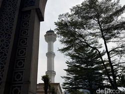 Ironi Menara Masjid Agung Bandung, Megah tapi Mati Suri