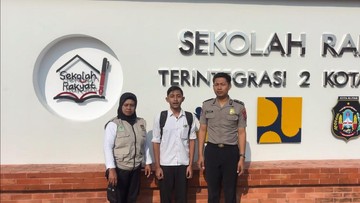 Setahun Putus Sekolah, Anak di Blitar Kini Kembali Belajar di SR