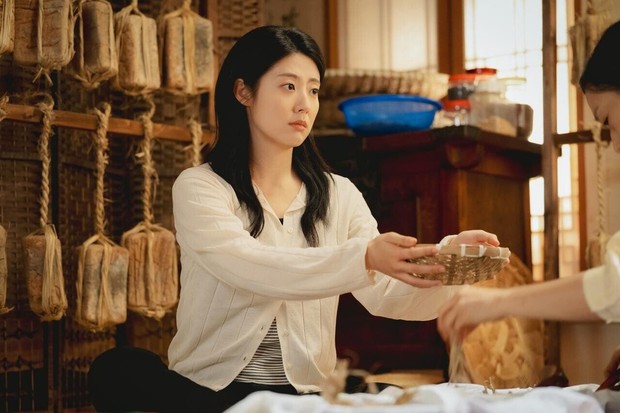 Potret Nam Ji Hyun di Make Me Tingle/ Foto: instagram.com/tving.official Potret Nam Ji Hyun di Make Me Tingle/ Foto: instagram.com/tving.official