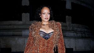 5 Gaya Rihanna Tampil Berkilauan Bak Diamond di Paris Fashion Week