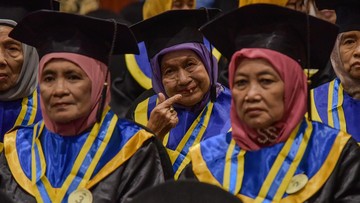 Semangat Tak Kenal Usia, 70 Lansia di Palu Ikuti Wisuda