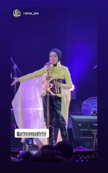 Gaya Syahrini Kembali Manggung Usai 7 Tahun, Tampil Dramatis Berbusana Kuning