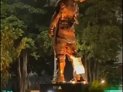 Heboh Pria Hendak Robohkan Patung Bima Depan Kantor Gubernur Jateng