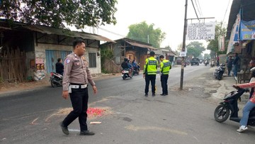 Gadis Jombang Tewas Terlindas Truk usai Senggol Pedagang Roti Goreng