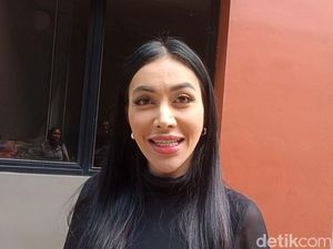 Denada soal Jerry Aurum dan Aisha Hunting Foto Bareng