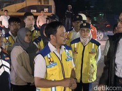 Ke Lokasi Banjir Bandang Solok Malam-malam, Menteri PU Minta Percepat Sabo Dam